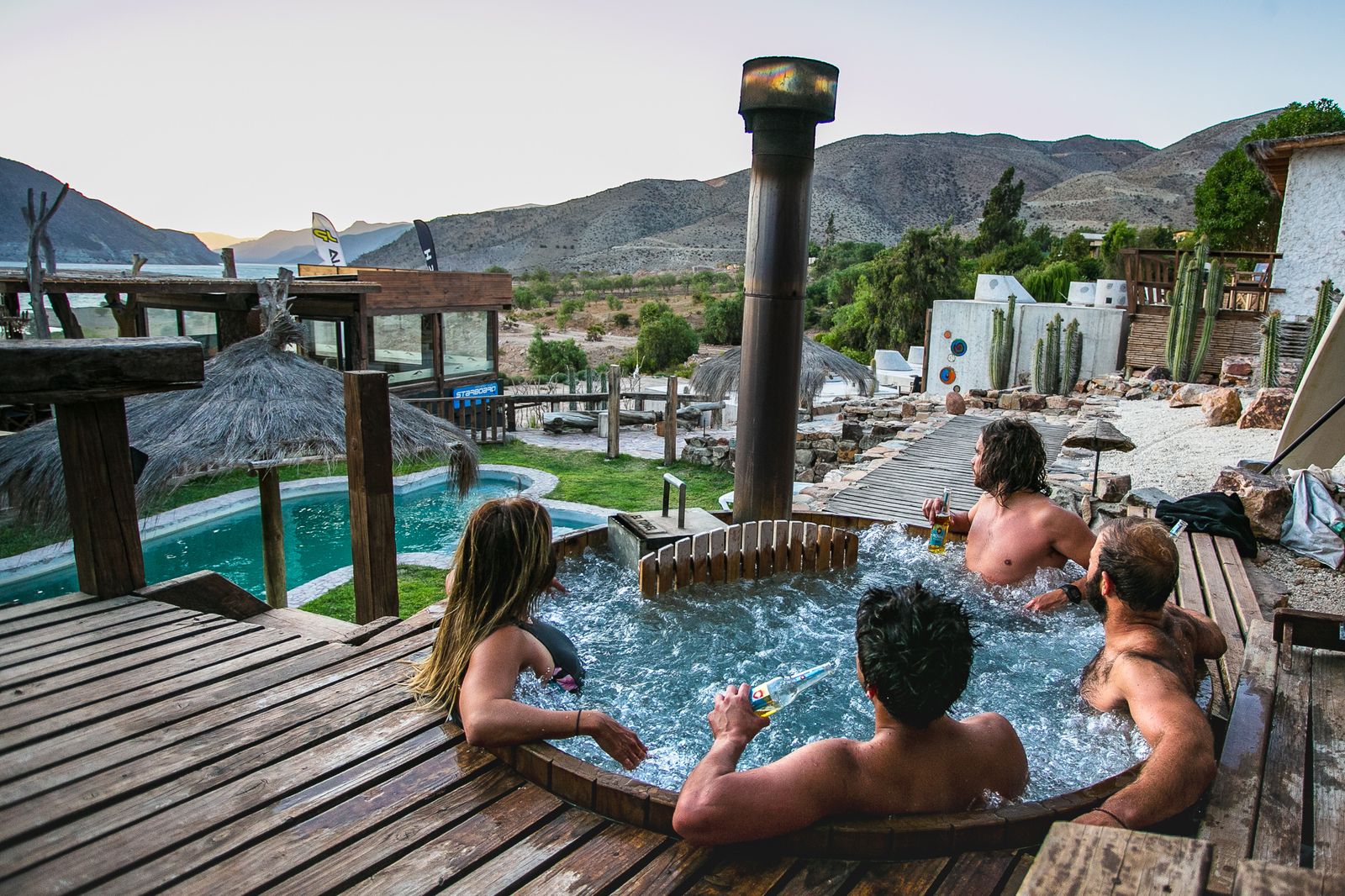 Hot tub del hotel frente al valle